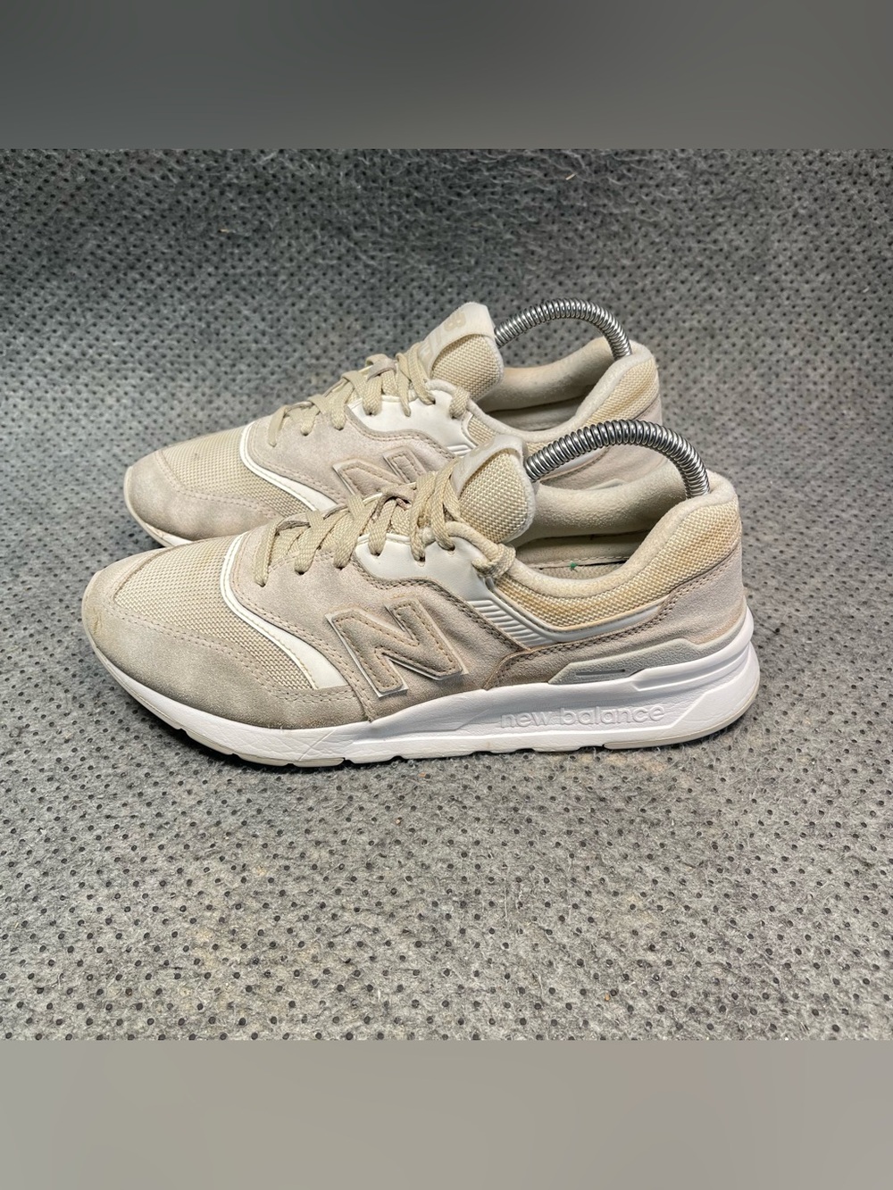 New Balance 997H Suede Running Shoes Size 8.5 Women’s